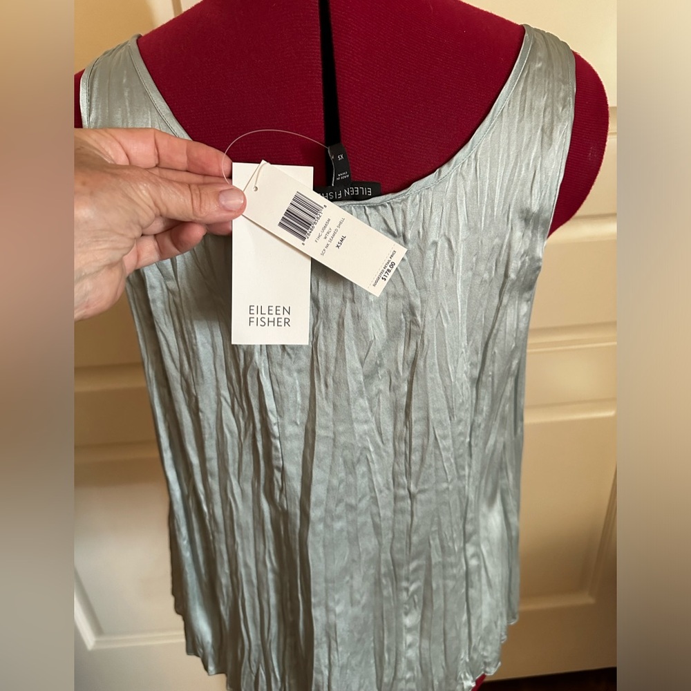 Eileen Fisher Pastel Mint Green Silk Blouse.  Matching Cami - Picture 4 of 4